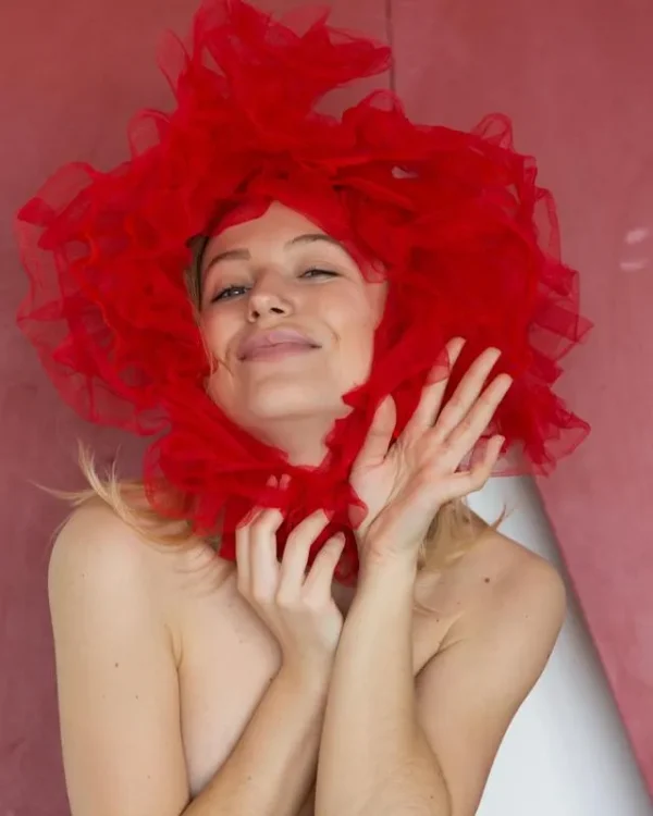 28112500000055 MODEL STUDY 8X10 PRINT