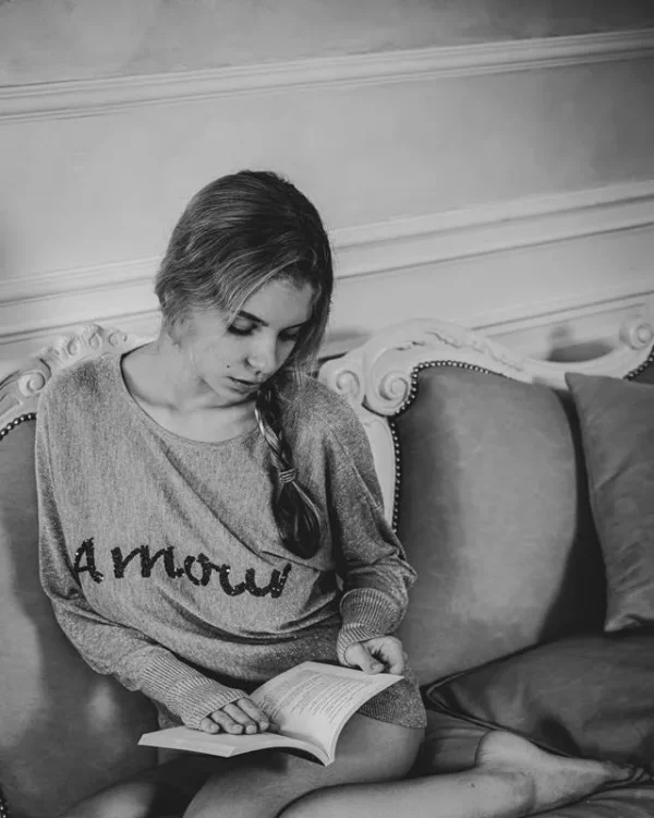 28112500002843 MODEL STUDY 8X10 PRINT