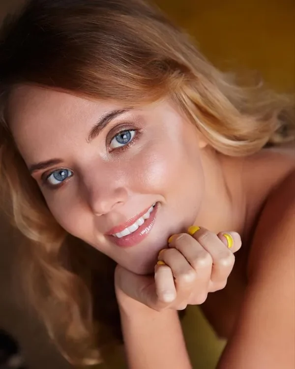 28112500003159 MODEL STUDY 8X10 PRINT