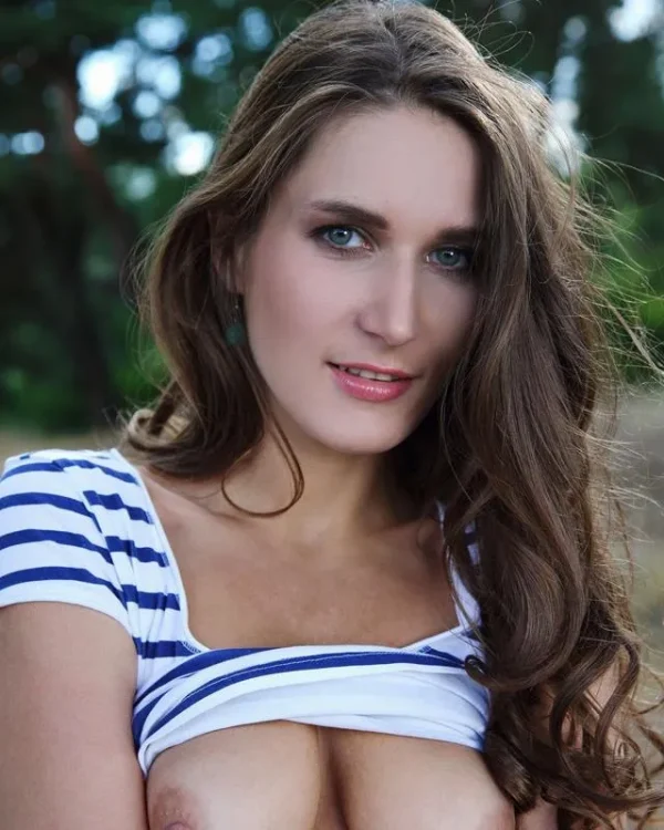 28112500003226 MODEL STUDY 8X10 PRINT