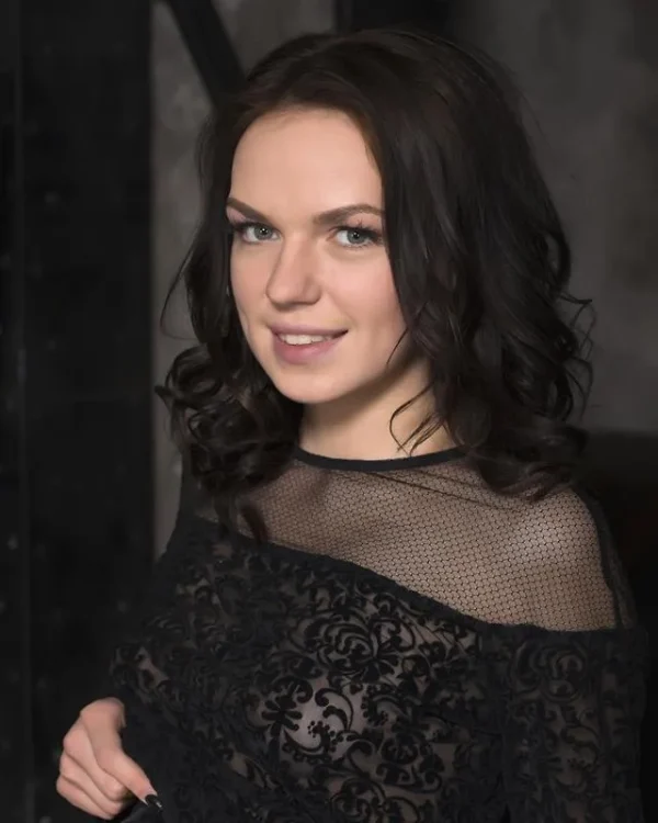 28112500078174 MODEL STUDY 8X10 PRINT