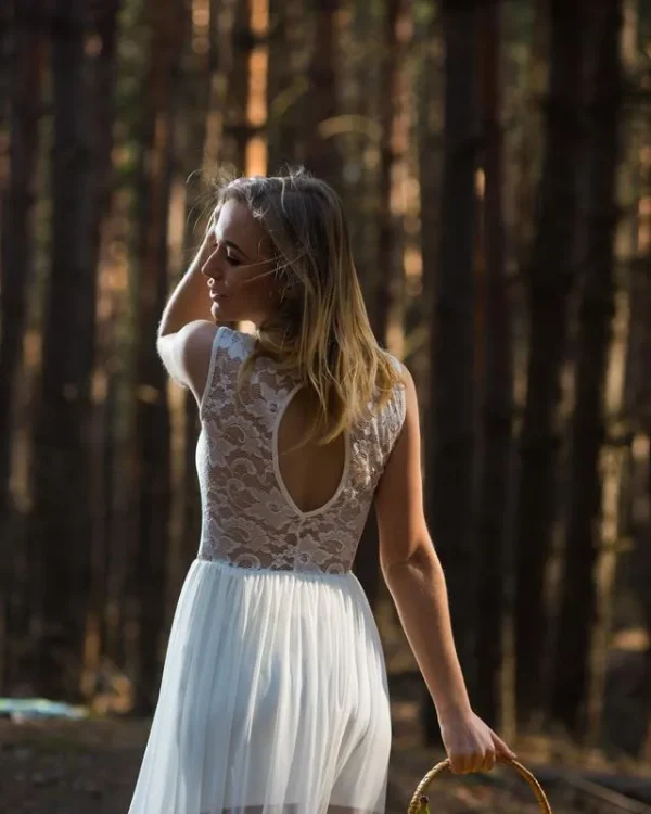 28112500085276 MODEL STUDY 8X10 PRINT