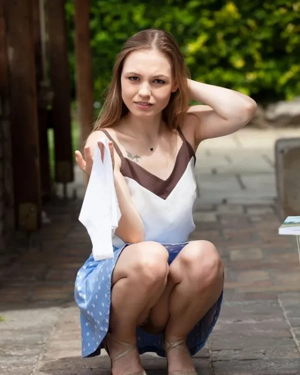 28112500142937 MODEL STUDY 8X10 PRINT