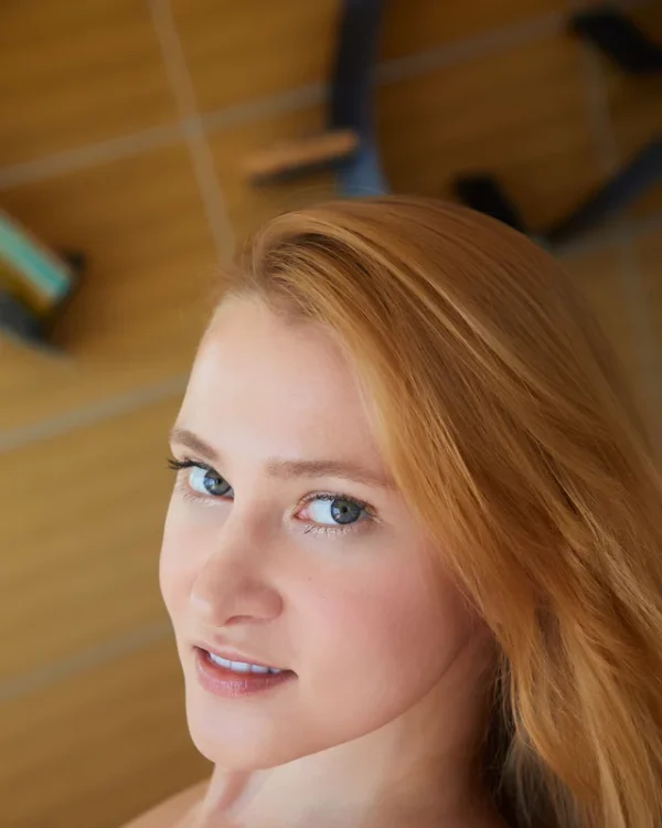 04032600000070 MODEL STUDY 8X10 PRINT