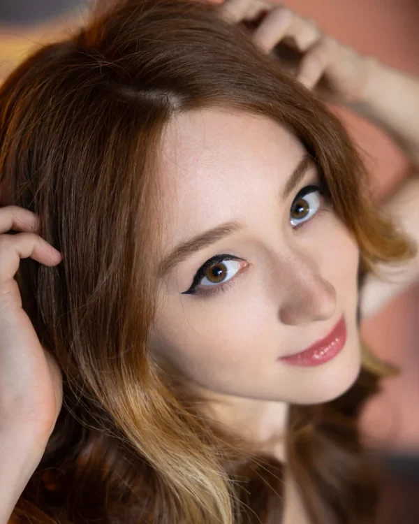 04032600007136 MODEL STUDY 8X10 PRINT