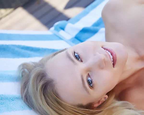 04032600014315 MODEL STUDY 8X10 PRINT