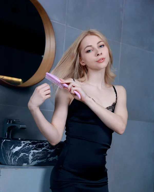 04032600021497 MODEL STUDY 8X10 PRINT