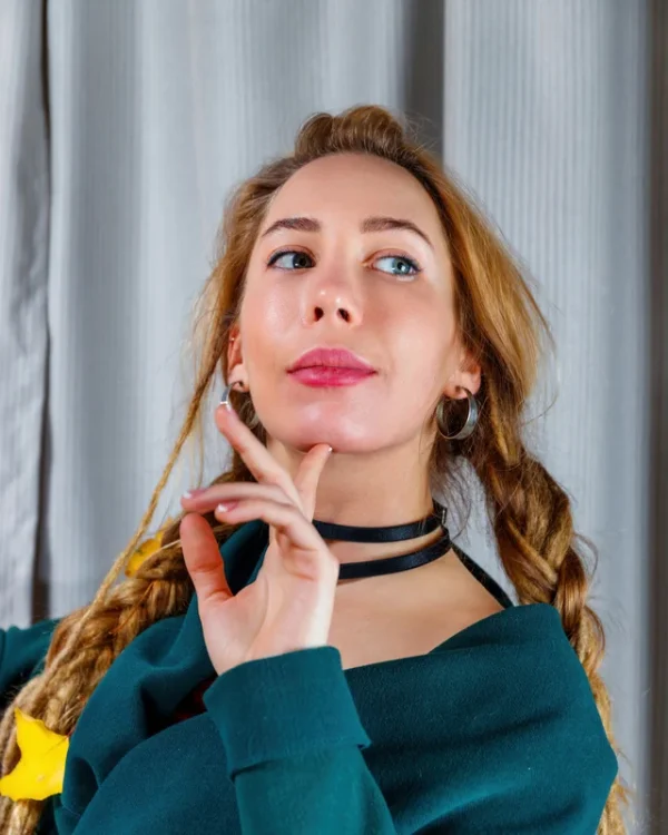 04032600021602 MODEL STUDY 8X10 PRINT