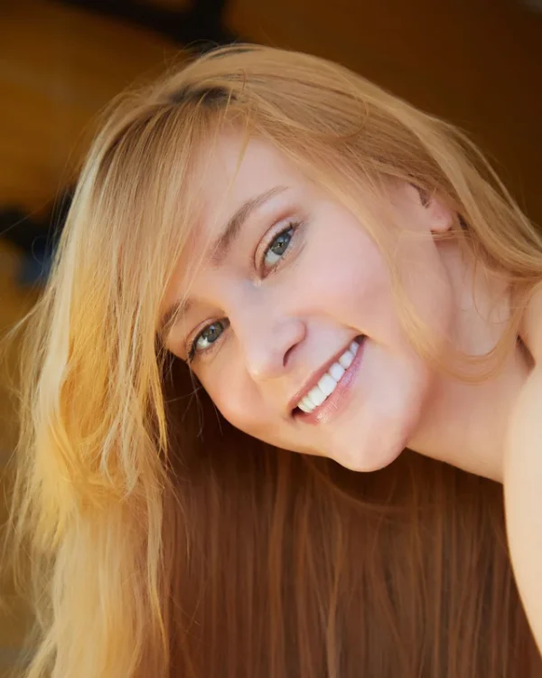 04032600021604 MODEL STUDY 8X10 PRINT