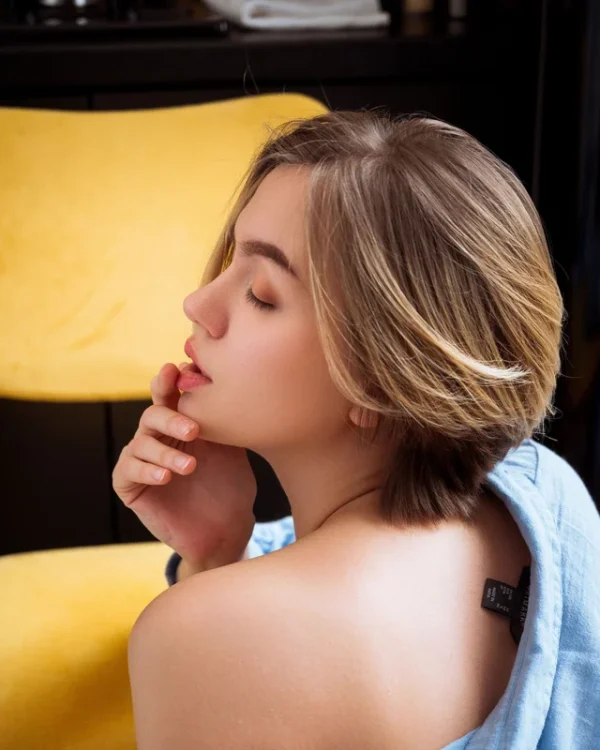 04032600021608 MODEL STUDY 8X10 PRINT