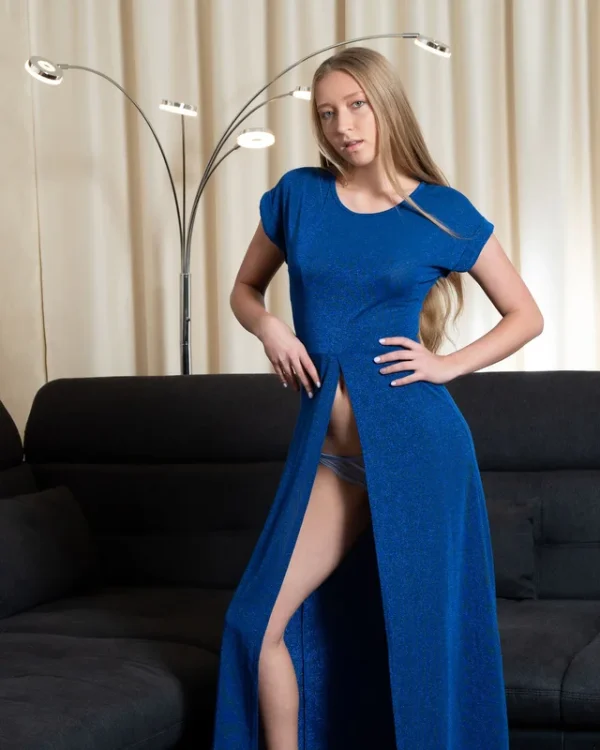 04032600046467 MODEL STUDY 8X10 PRINT