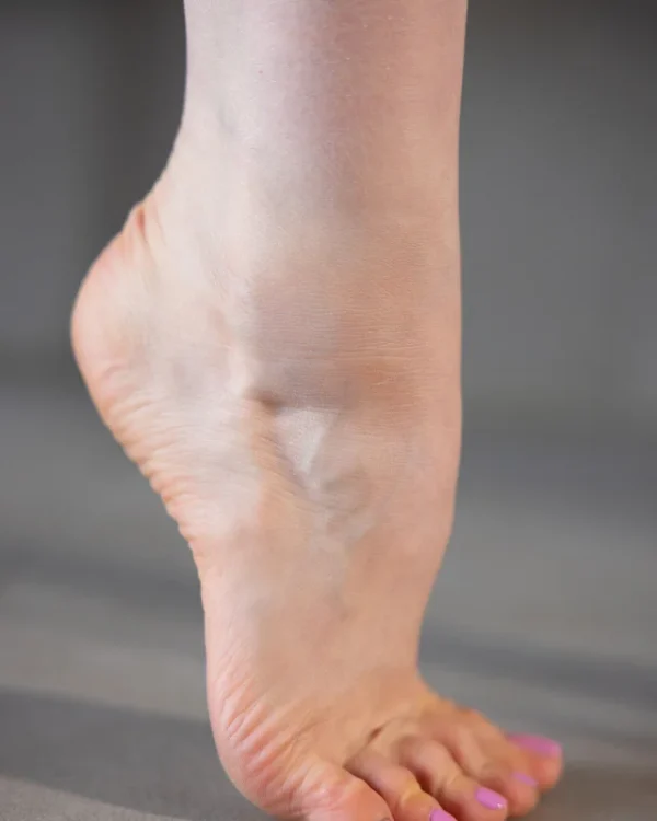 04032600050043 MODEL STUDY 8X10 PRINT