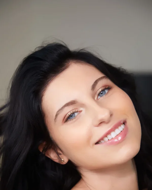 04032600057253 MODEL STUDY 8X10 PRINT