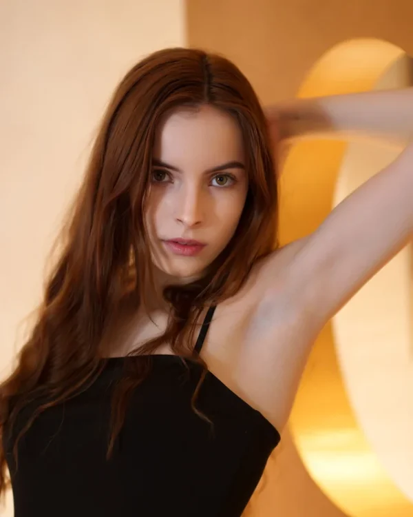 04032600071573 MODEL STUDY 8X10 PRINT