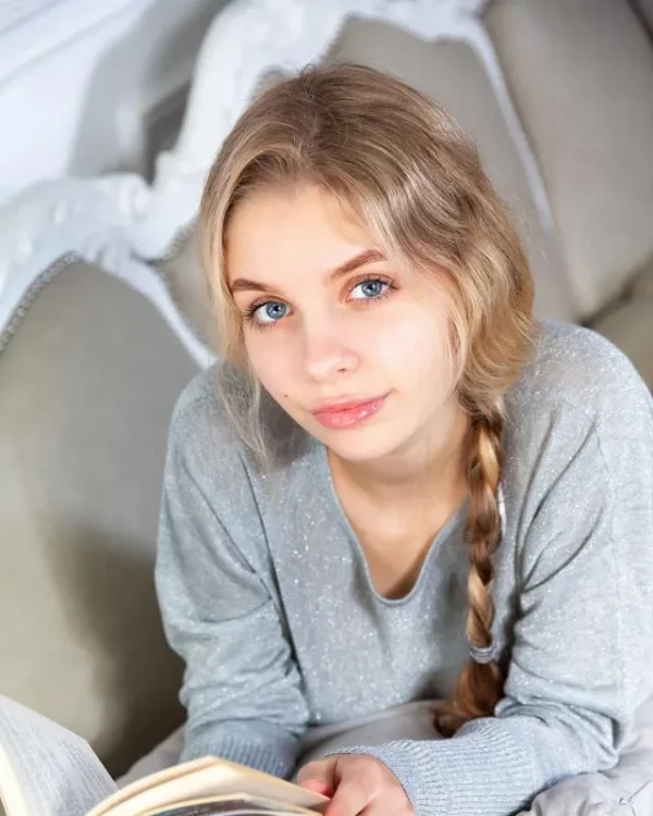 28112500002794 MODEL STUDY 8X10 PRINT