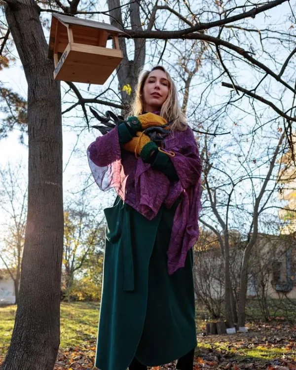 28112500004996 MODEL STUDY 8X10 PRINT