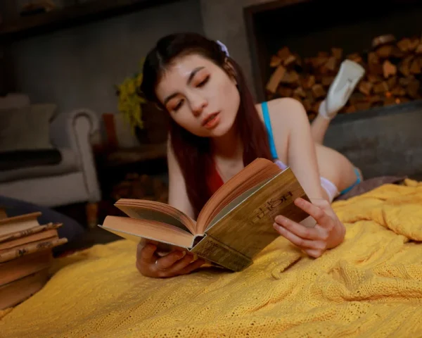 04032600085686 MODEL STUDY 8X10 PRINT