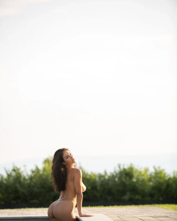 04032600089521 MODEL STUDY 8X10 PRINT