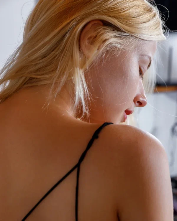 04032600092565 MODEL STUDY 8X10 PRINT