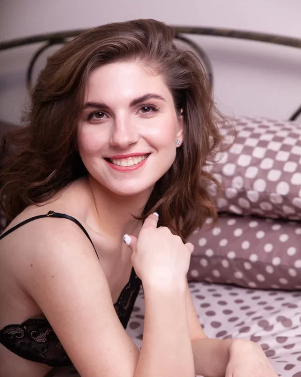 04032600092697 MODEL STUDY 8X10 PRINT