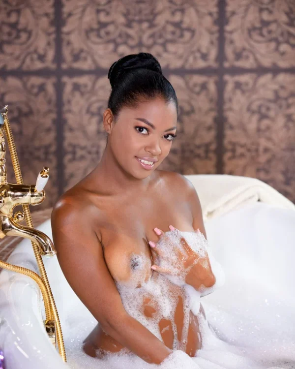 04032600096594 MODEL STUDY 8X10 PRINT